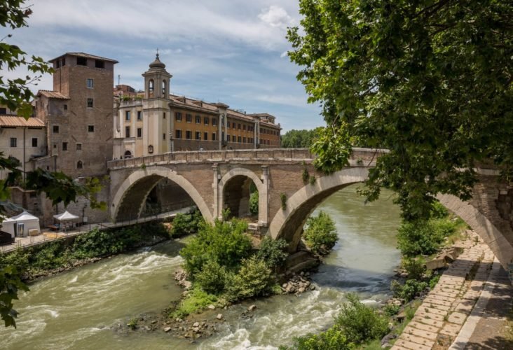 Фото Excursion to Trastevere, Jewish Ghetto and Tiber Island
