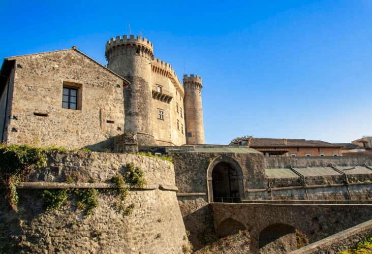Фото Excursion to the Odescalchi Castle. The towns of Bracciano, Anguillara, and Trevignano.